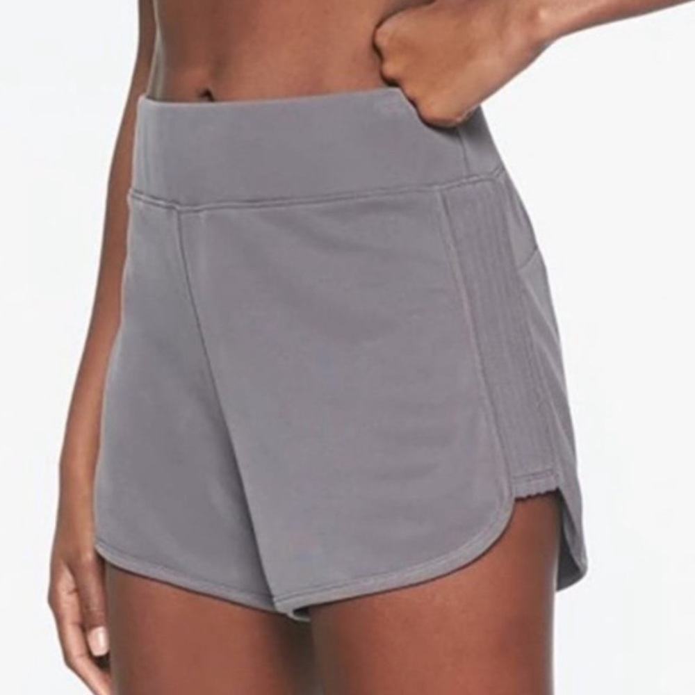 ATHLETA SERENITY SHORTIE GRAY SHORTS SIZE MEDIUM